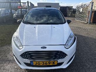 Ford Fiesta 1.0 WHITE EDITION LICHTE SCHADE RIJDBAAR BOUWJAAR 2016 4150 EUR picture 2