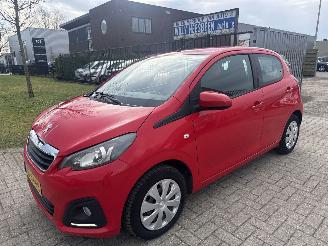 Auto incidentate Peugeot 108 1.0 e-VTi ACTIVE 49310 KM LICHTE SCHADE! BOUWJAAR 2015 4850 EURO 2015/4