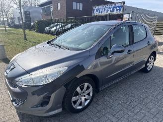 Schadeauto Peugeot 308 1.6 VTI NAVI LICHTE SCHADE! BOUWJAAR 2011 199000KM  1500 EURO 2011/8