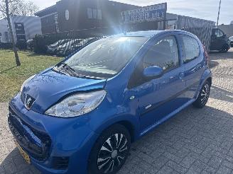 Schadeauto Peugeot 107 1.0-12V MILLESIM 200 RIJDBAAR BOUWJAAR 2011 1500 EURO VAST 2011/1