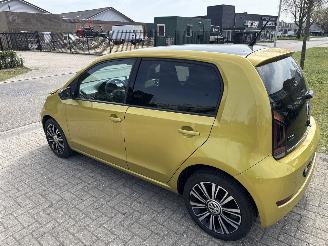 Volkswagen Up! 1.0 BMT HIGH UP! BOUWJAAR 2017 VASTE PRIJS 4999 EURO picture 2