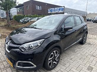 Schadeauto Renault Captur 1.2 AUTOMAAT DYNAMIQUE 94252 KM BOUWJAAR 2014  6700 EURO 2014/7