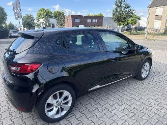 Renault Clio 1.2 COLLECTION 66297 KM LICHTE SCHADE BOUWJAAR 2016 5600 EURO picture 4