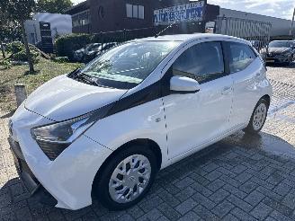 Schadeauto Toyota Aygo 1.0 X PLAY AUTOMAAT 2e EIGENAAR 46692 NAP BOUWJAAR 2020 8150 2020/9