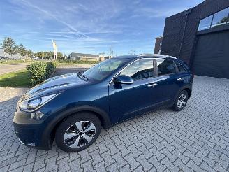 skadebil auto Kia Niro 1.6 HYBRID FIRST EDITION 2016 2e EIGENAAR 2016   7999 EURO 2016/12