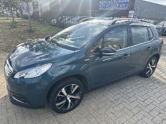 Voiture accidenté Peugeot 2008 1.2 URBAN CROSS 110 PK STORMSCHADE! BOUWJAAR 2015 3400 EURO 2015/10
