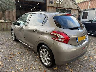 Peugeot 208 1.2 Style 5DRS NAVI AIRCO picture 7