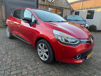 Avarii autoturisme Renault Clio 0.9 TCE AIRCO NAVI NL AUTO 2014/1