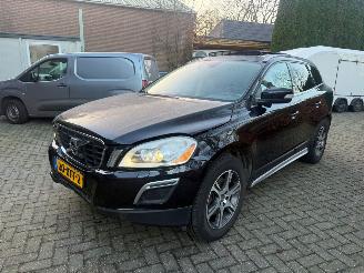 skadebil auto Volvo Xc-60 2.0 T5 LEER PANO AUT NL AUTO 2012/8