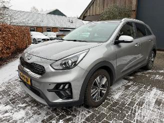 damaged passenger cars Kia Niro 1.6 GDI HYBRID DYNAMICLINE NL AUTO CAMERA 2019/9