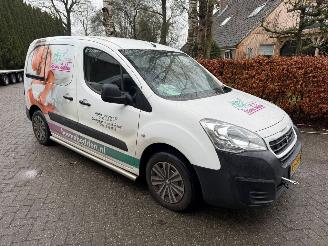 Peugeot Partner 120 1.6 bleuhdi 100 premium picture 6