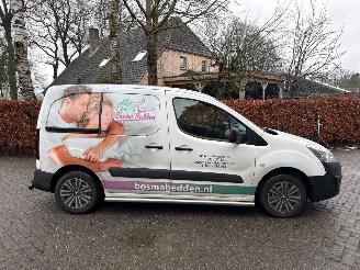 Peugeot Partner 120 1.6 bleuhdi 100 premium picture 8