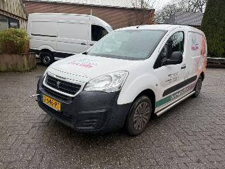 skadebil bedrijf Peugeot Partner 120 1.6 bleuhdi 100 premium 2018/6