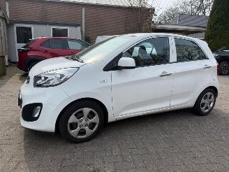 Kia Picanto 1.0 5DRS AIRCO NAVI NAP picture 2