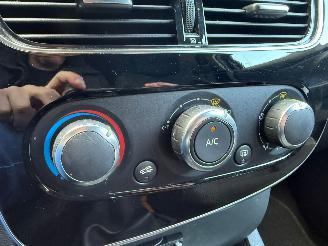 Renault Clio 1.5DCI GEEN SCHADE AIRCO NAVI CRUISE picture 20