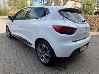 Unfallwagen Renault Clio 0.9 TCE NIGHT&DAY  AIRCO NAVI 2014/9