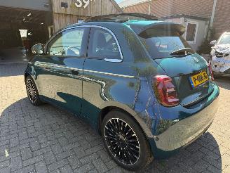 Vaurioauto  passenger cars Fiat 500 LA PRIMA 42 KWH PANO LEER NAP 2022/3