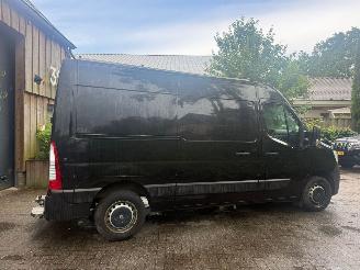 krockskadad bil bedrijf Renault Master T35 2.3DCI 150 L2H2 AIRCO NAVI NAP 2019/12