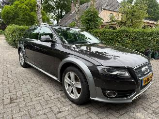 Damaged car Audi A4 allroad 2.0 tfsi Quattro PANO NL AUTO NAP 2011/5