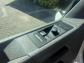 Volkswagen Transporter 2.0 TDI DC NAP AIRCO PDC TREKHAAK picture 14