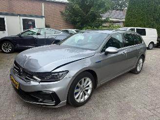 Vaurioauto  passenger cars Volkswagen Passat 1.4 TSI PHEV GTE PANO NL AUTO 2023/1