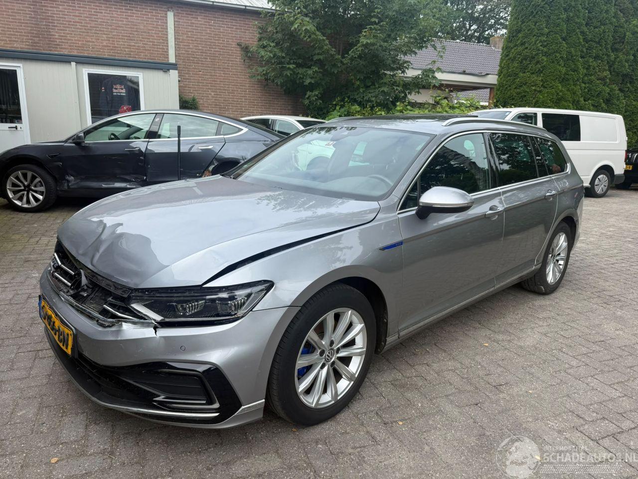 Volkswagen Passat 1.4 TSI PHEV GTE PANO NL AUTO