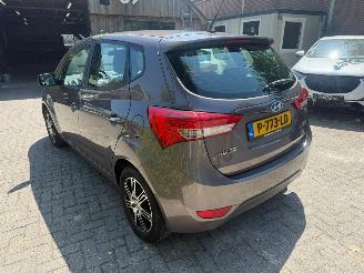 krockskadad bil auto Hyundai Ix20 1.4 AIRCO STOELVERWARMING SPORTVELGEN 2012/2