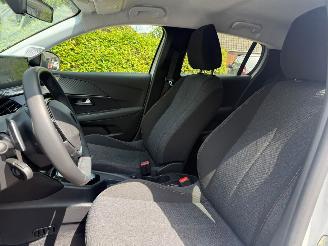 Peugeot 208 1.2 HYBRID 110 E STYLE picture 21