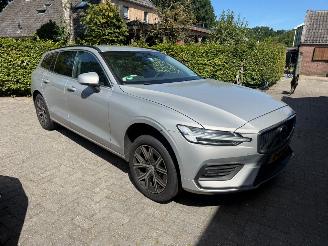 skadebil auto Volvo V-60 2.0 B3 CORE NL AUTO KM NAP 2022/10