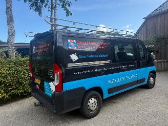 Peugeot Boxer 330 2.2 L2H1 DC AIRCO NAVI picture 6