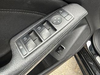 Mercedes Cla-klasse 200D AMG AUT! PANO LEER picture 18