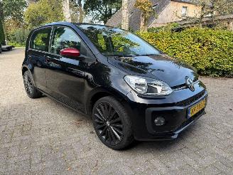 damaged passenger cars Volkswagen Up! 1.0 BMT NAP LUXE UITVOERING CRUISE AIRCO PDC 2017/1