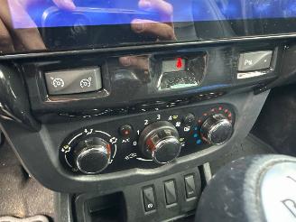 Dacia Duster 1.2 4X2 LEER TREKHAAK PDC picture 20