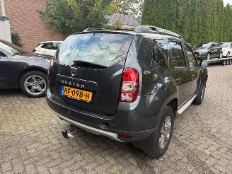 Schadeauto Dacia Duster 1.2 4X2 LEER TREKHAAK PDC 2015/10