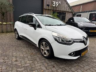 Unfallwagen Renault Clio 1.5DCI NAVI NO DAMGEDS 2015/6