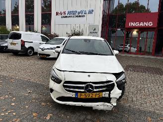 Unfallwagen Mercedes B-klasse B200 D 2022/5