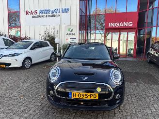 krockskadad bil auto Mini Cooper SE YOURS 33 KWH ALLEEN DAK + VOORRUIT SCHADE 2020/3