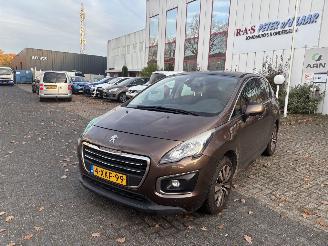 Vaurioauto  passenger cars Peugeot 3008 1.6 VTI ACTIVE 2014/8