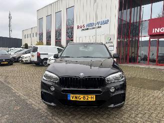 krockskadad bil auto BMW X5 XDRIVE30D GRIJS KENTEKEN MET NIEUWE MOTOR EN APK 2018/1