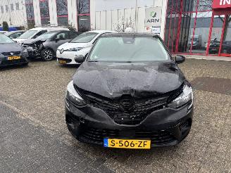 krockskadad bil auto Renault Clio 90 Equilibre 2023/5