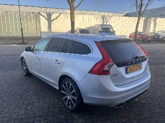 Volvo V-60 PLUG IN HYBRID 2.4 D6 AWD R-DESIGN picture 4
