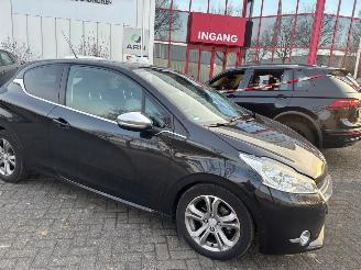 Peugeot 208 1.6 VTI ALLURE picture 10