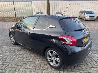 Peugeot 208 1.6 VTI ALLURE picture 5