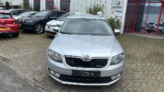 Schadeauto Skoda Octavia 1.6 TDI GREENLINE BU 2014/1
