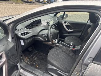 Peugeot 2008 1.2 VTI ACTIVE PACK picture 10