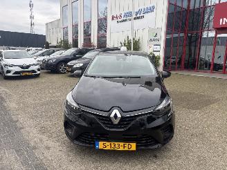 krockskadad bil auto Renault Clio 1.0 TCe 90 Equilibre 2023/2