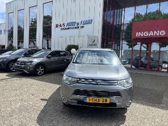 škoda osobní automobily Mitsubishi Outlander 2.0 PHEV INSTYLE 2014/2