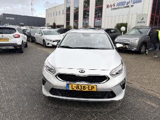 Schadeauto Kia Ceed SW DYN.LINE 1.5 118KW. 2021/1