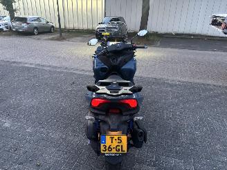 Yamaha Alle Tricity AUTORIJBEWIJS picture 4