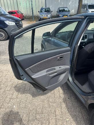 Kia Rio  picture 17